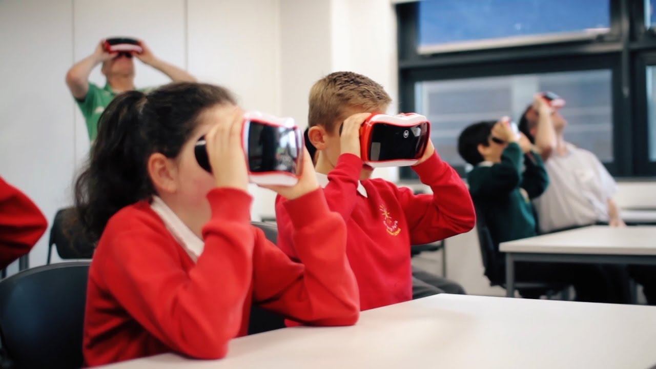 VR in the classrooms - kids in VR
