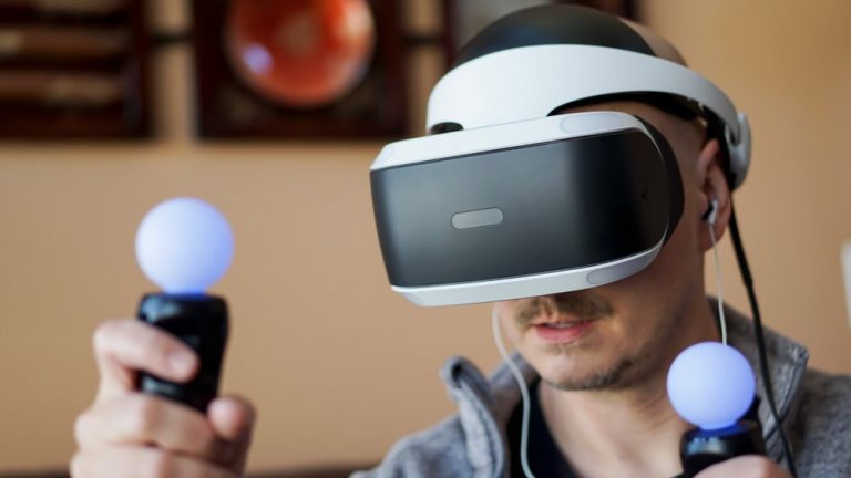 Here’s How to Use PSVR With Glasses