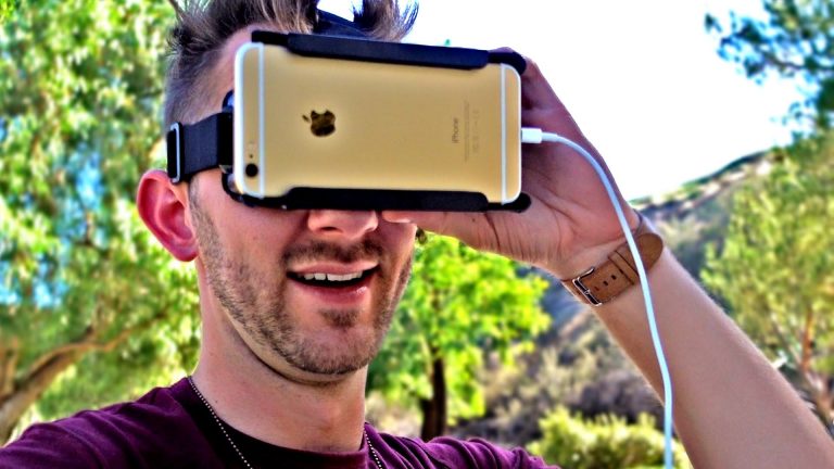 The Best iPhone VR Headset With Controller