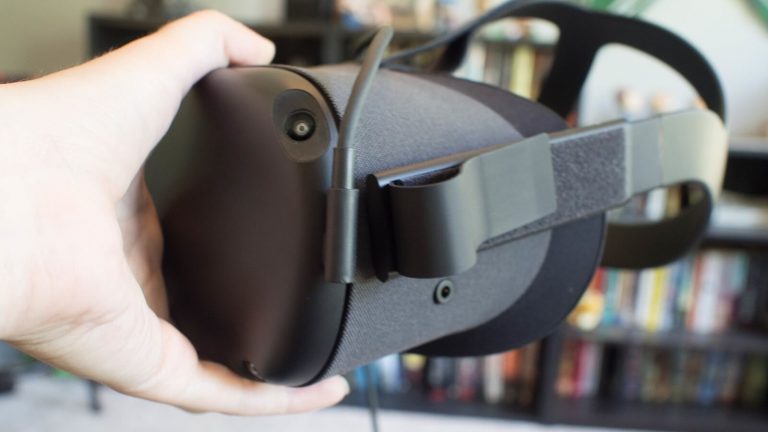 Top 4 Magnetic Chargers For Oculus Quest in 2021